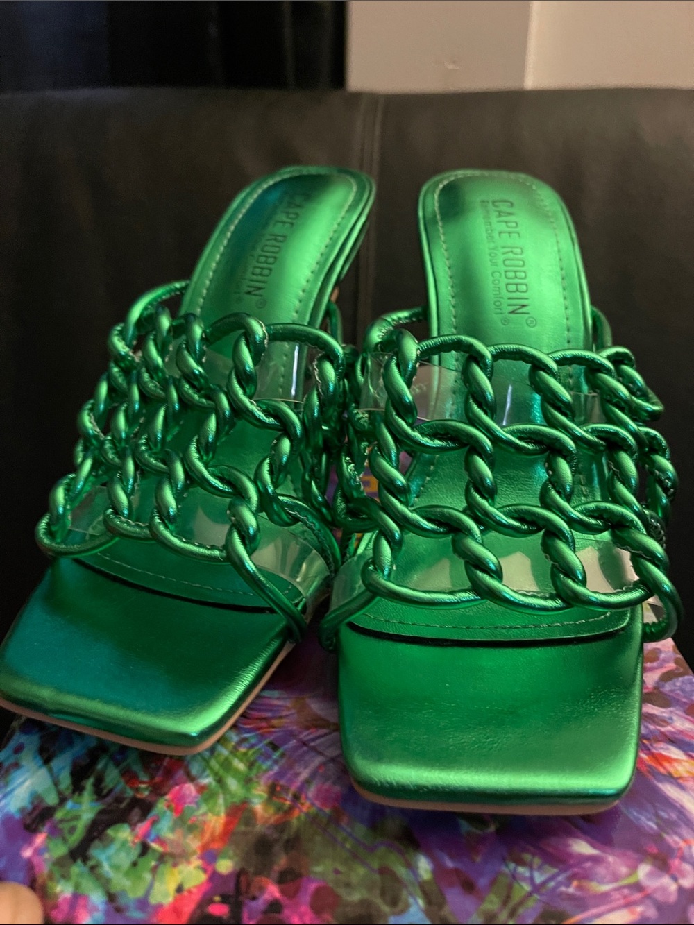 Cape Robbin Viloza Women’s Green Chain-Detail 4” High Heel Mules Sz 6 NWB